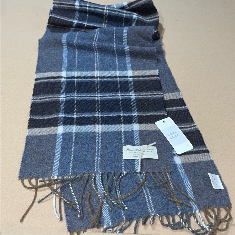 NWT Italian Woolens Treasures Plaid Wool Scarf in Blue/Gray 12x70 Made in Italy